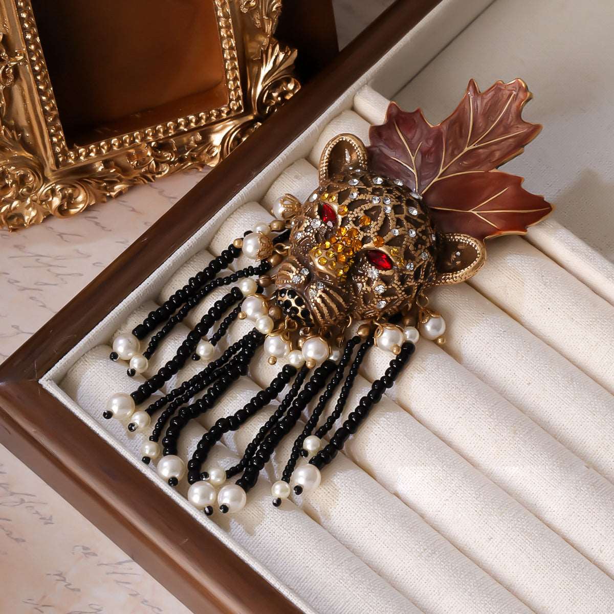 Vintage Diamond-Encrusted Snow Leopard Tassel Brooch | Elegant Retro Style